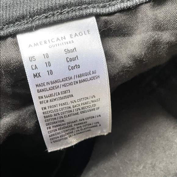 American Eagle Outfitters Strigid mom Jean - 10 Short - Picture 2 of 5